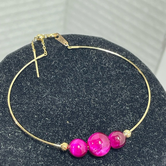 18k Bracelet with Agate, size 7-7.5 inches from Japan.